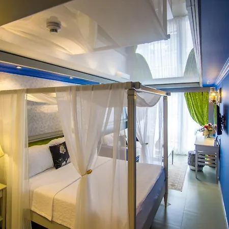 Hotel Phoenicia Blue View