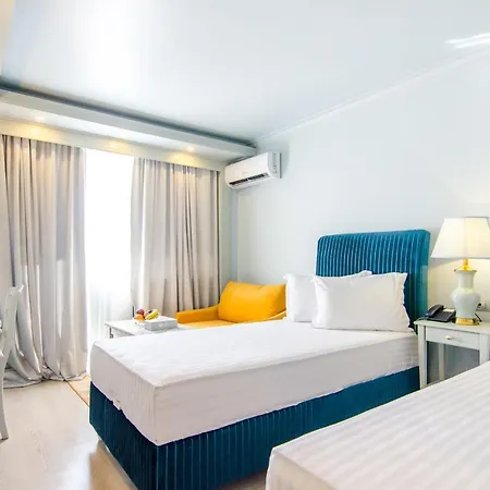 Hotel Phoenicia Blue View