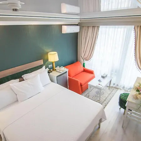 Phoenicia Blue View 4*