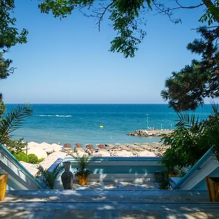 Phoenicia Blue View מלון 4*