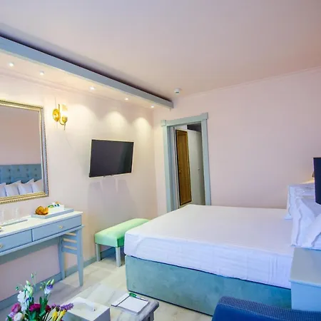 Phoenicia Blue View מלון 4*