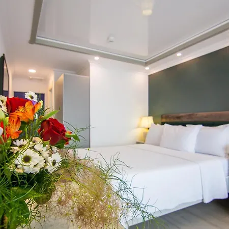 Phoenicia Blue View מלון 4*