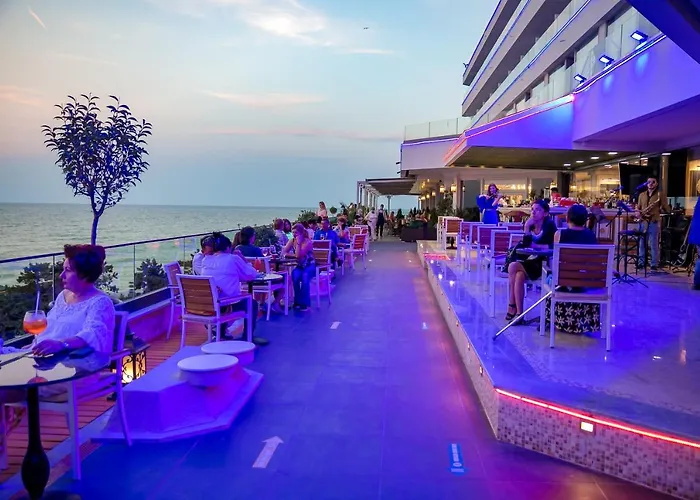 Hotel Phoenicia Blue View