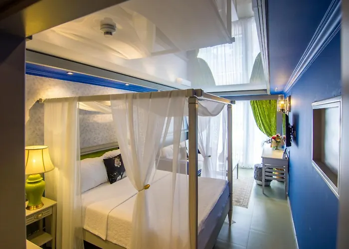 Hotel Phoenicia Blue View